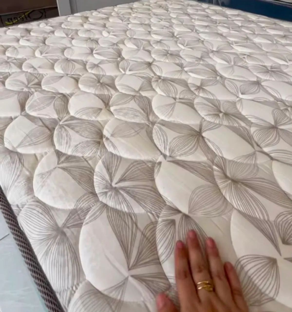 Cama box, semi nova 