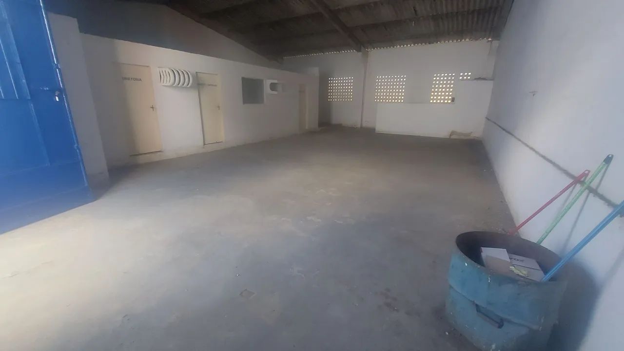 Galpão seguro na melhor região no bairro do tabuleiro  - Foto 3