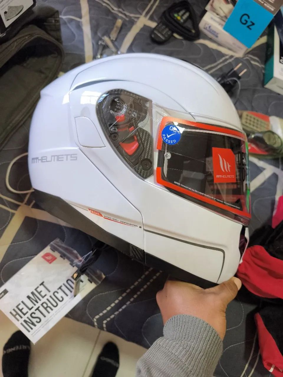 CAPACETE MT HELMETS SV ATOM SOLID GLOSS ESCAMOTEÁVEL - Foto 2