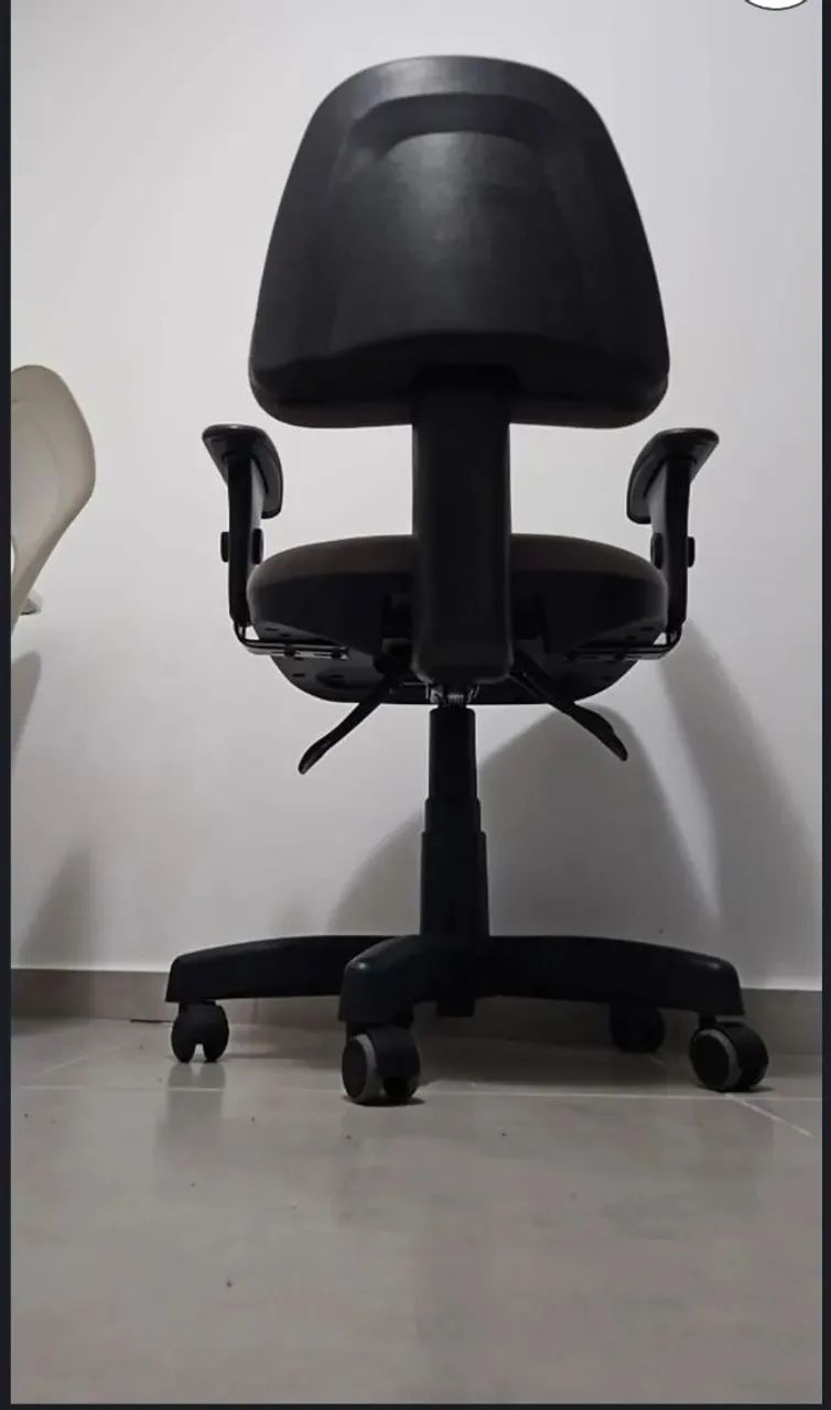 Cadeira giratória executiva para escritório  - Foto 3