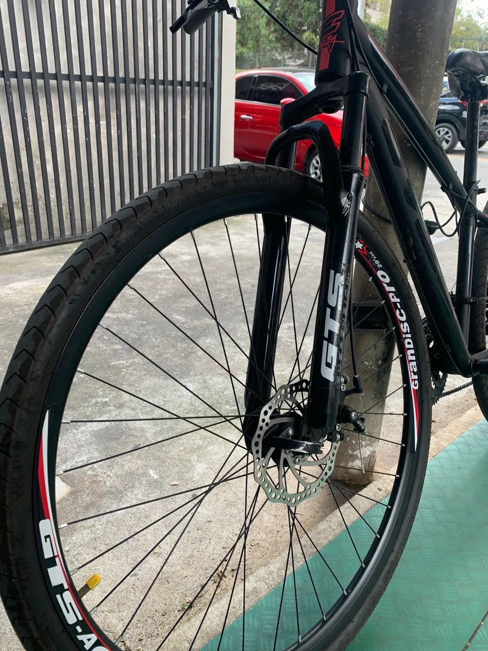 Bicicleta aro 29 gts preta  - Foto 3