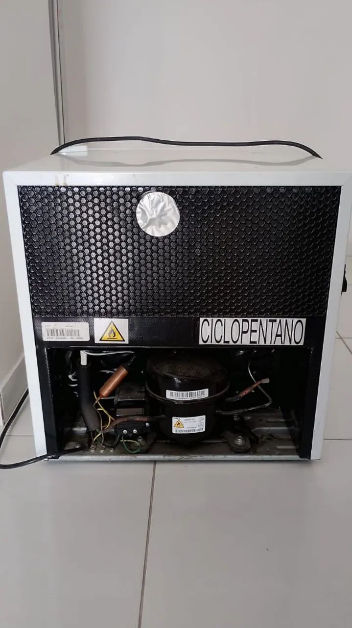 Vende-se frigobar 