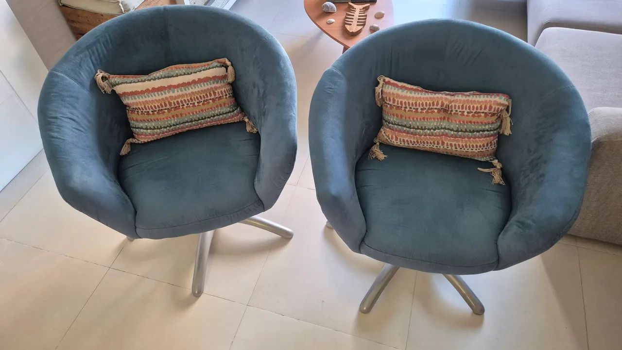 mesa com 8 cadeiras + 2 poltronas giratórias - Foto 5