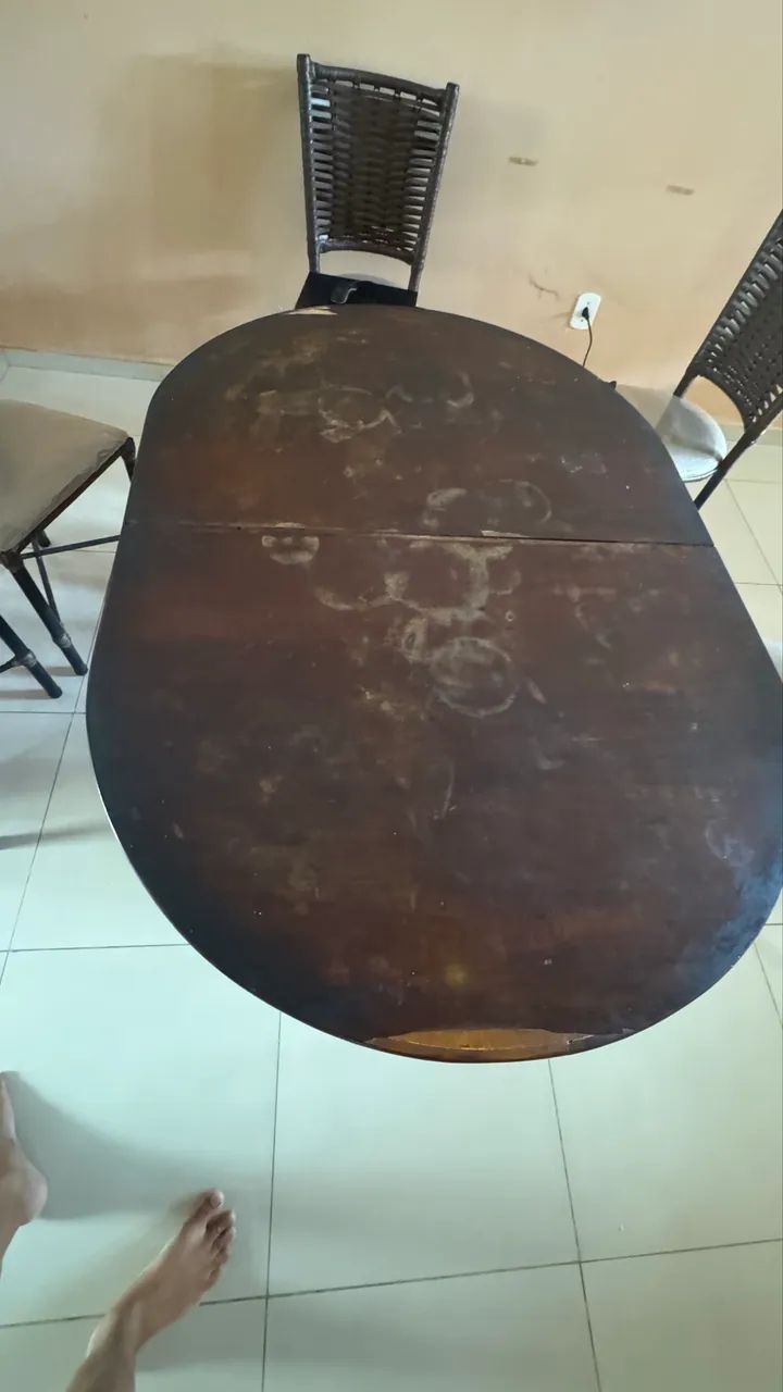 Mesa de madeira retrátil