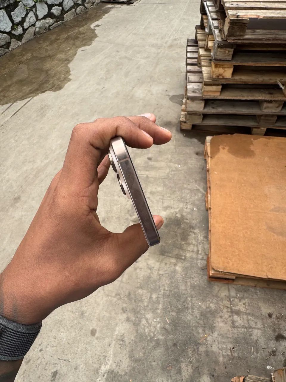 IPHONE 16 PRO MAX! ACEITO TROCA POR INFERIOR - Foto 5