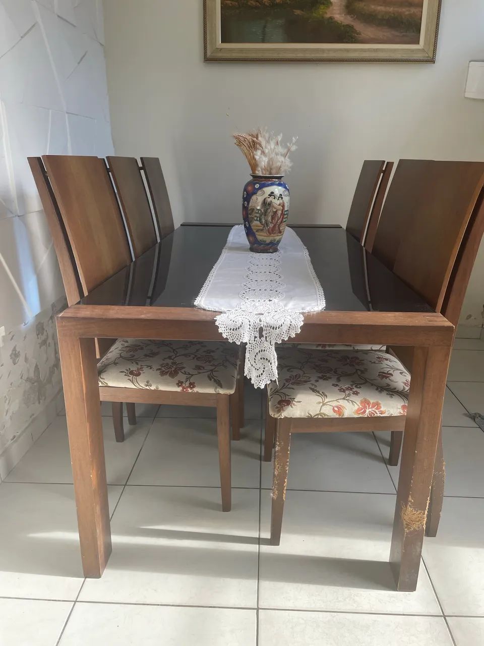 Conjunto de mesa com 6 cadeiras em madeira  - Foto 2