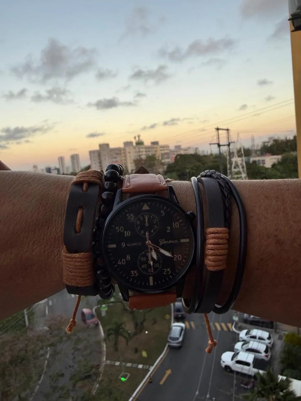 Relógio Quartz + Kit com 3 Pulseiras | Estilo Casual e Elegante - Unisex - Foto 3