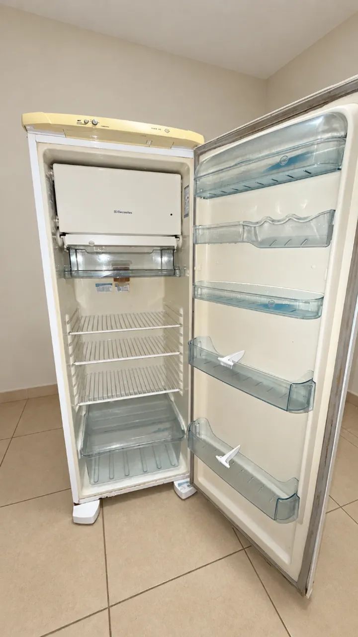 Geladeira Electrolux RDE35 Super 317L - Funcionando Perfeitamente - Foto 3