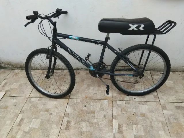 Bicicleta com banco xr para grau em bom estado 