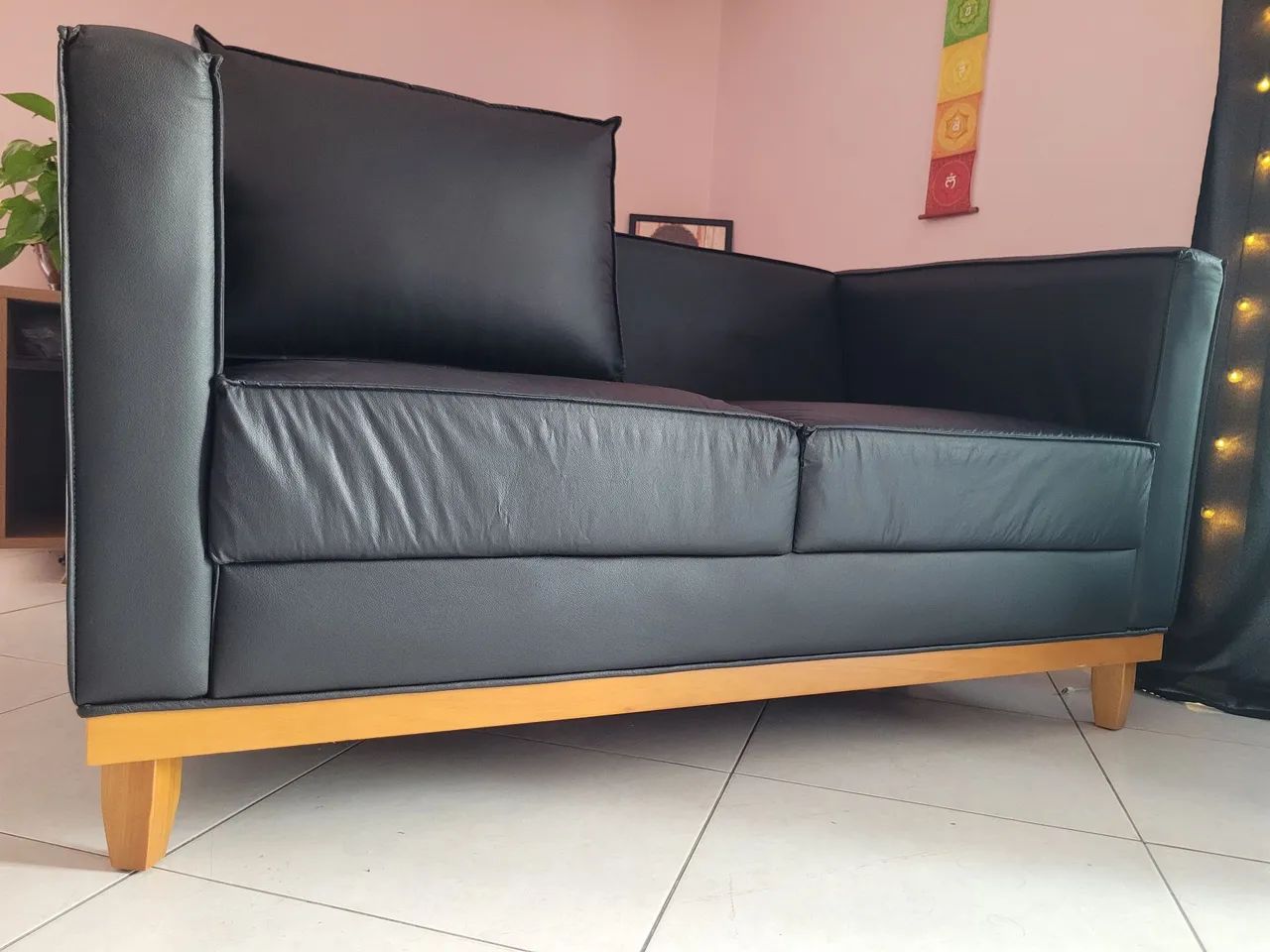 Sofá 2 lugares preto corano 1,40m - Foto 4