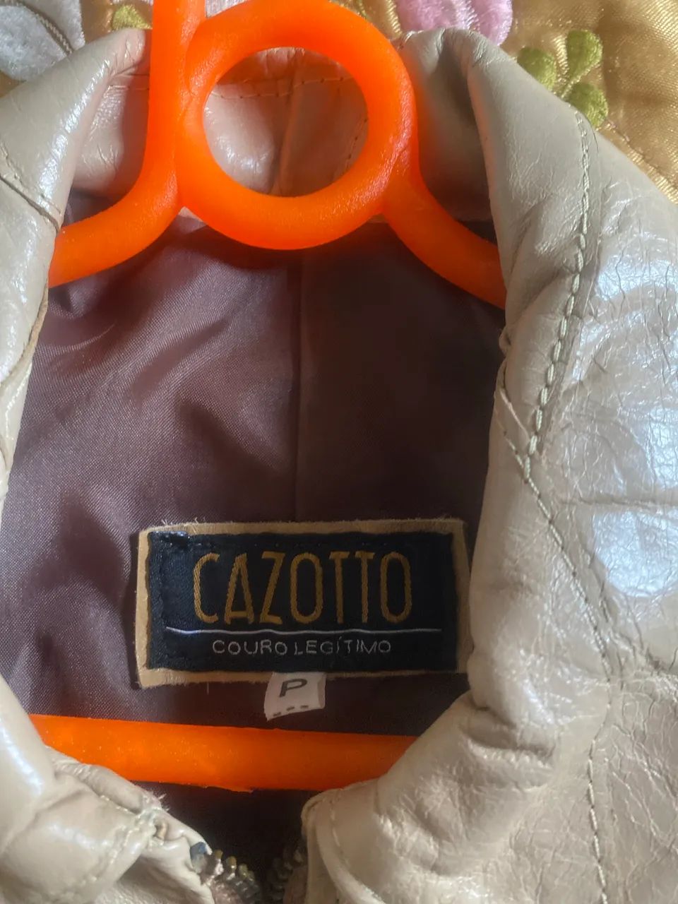 Casaco feminina de couro legítimo marca Cazotto.  - Foto 5