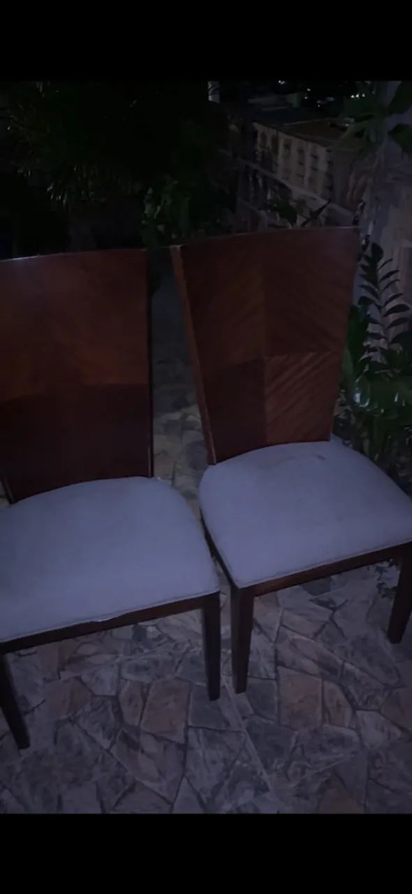 2 Cadeiras de Madeira Confortável - Foto 2