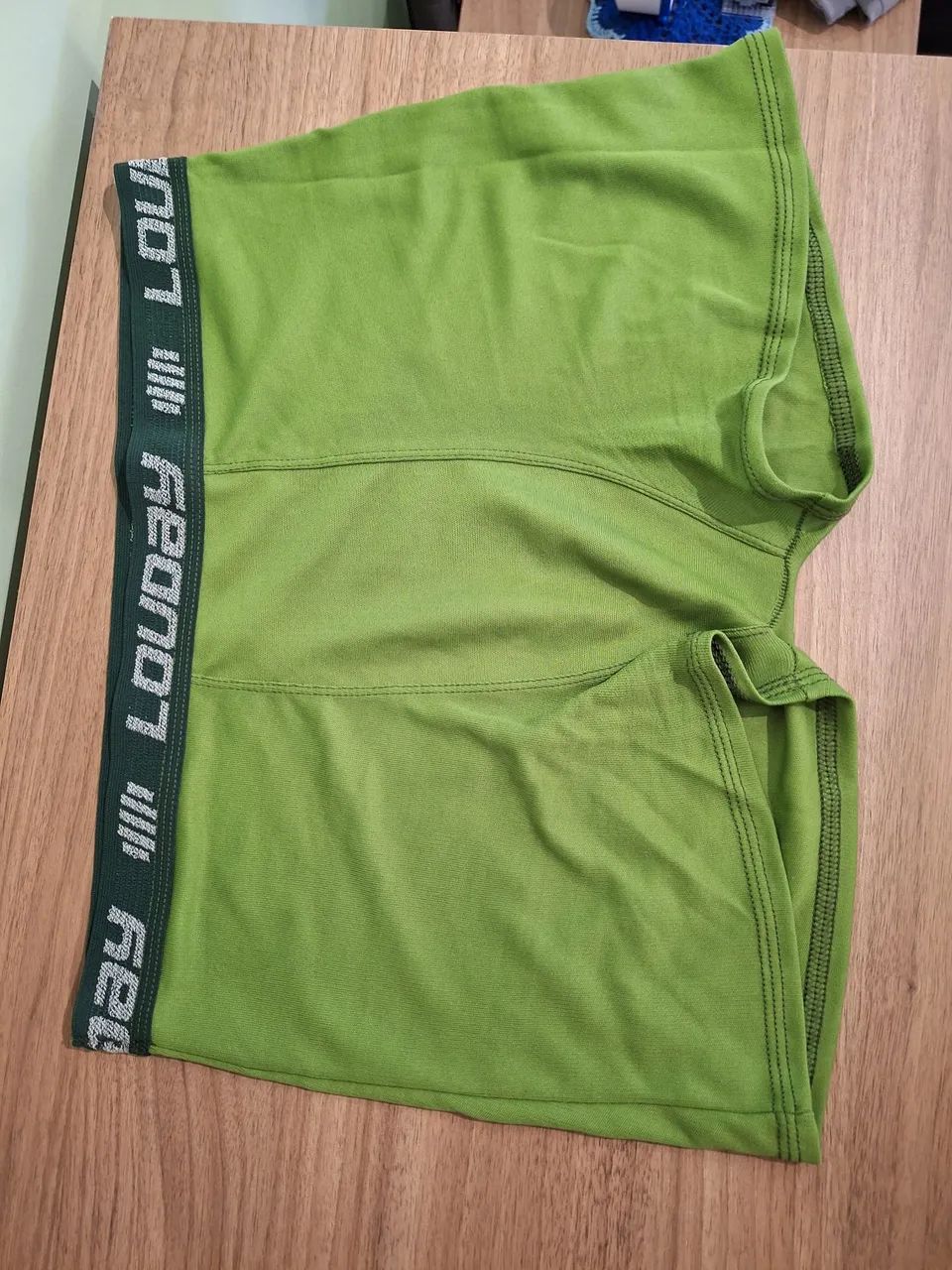 Cueca verde abacate usada
