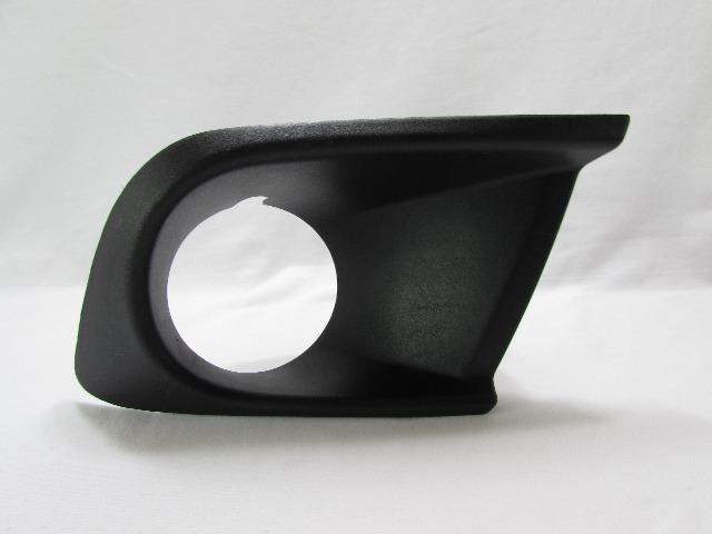 Grade Moldura Farol Milha Onix Prisma 2015 Com Furo Direito
