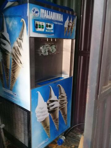 Vendo maquina de sorvete ano 2016 e contenier