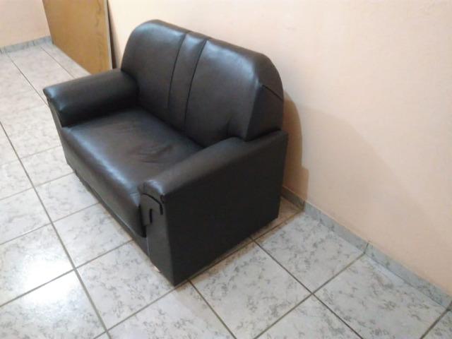 Sofá de couro sintético - Foto 2