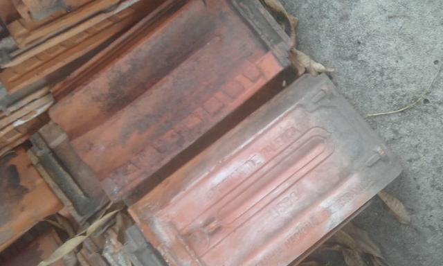 Telha de barro antiga