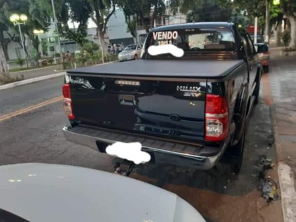 Hilux srv top único dono *