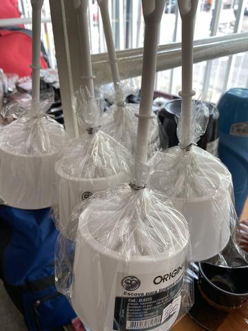 Escova para limpeza com base 5 reais a unidade