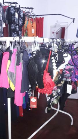 Vendo várias peças de roupas 280 e 50 assessorios - Foto 5