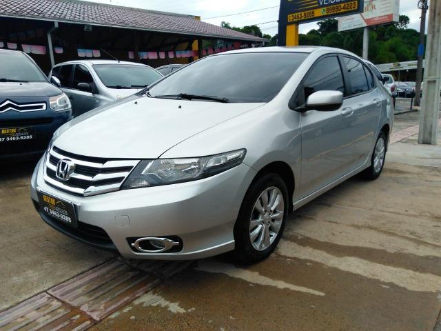 Honda City automático 2013 Financia 100%