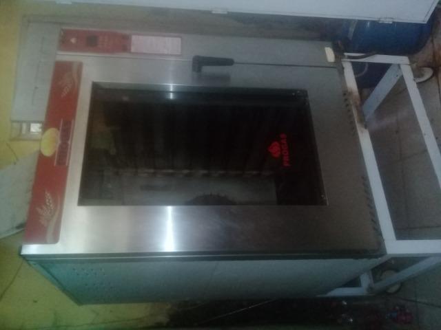 Vendo Forno pra assar pão e armário pra pão - Foto 2