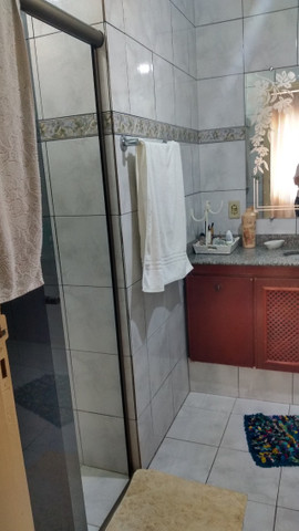 Vendo um lindo Sobrado com 5 Quartos e 3 banheiros no setor leste do Gama DF - Foto 17