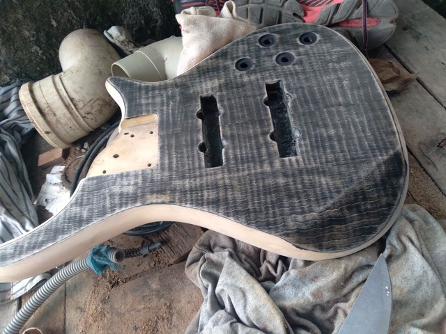 Pinturas em instrumentos  - Foto 4