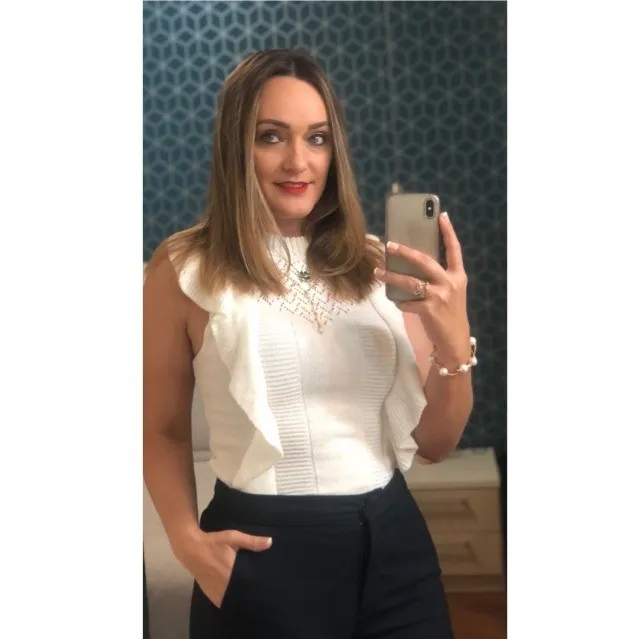 Blusa feminina manga curta tricot babado