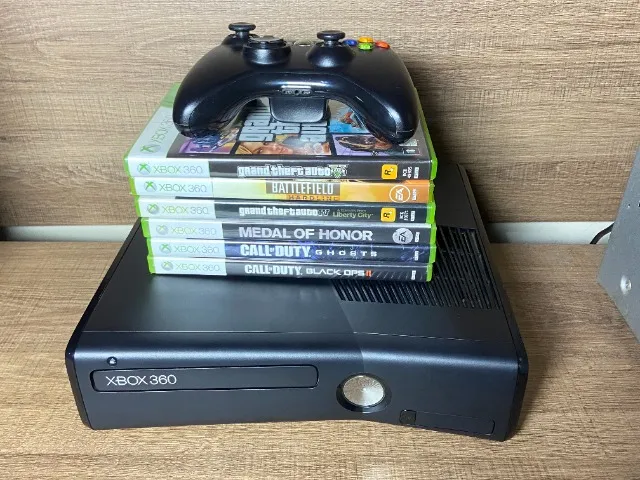 Xbox 360 Slim Bloqueado+kinect+2 Controles+31 Jogos Originais Em Hd -  Desconto no Preço