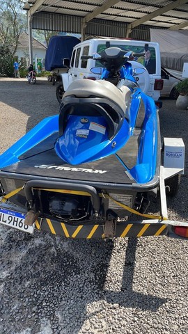 Jet ski 215 em estado de novo