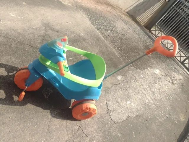 Triciclo Infantil Reclinável com Capota Velobaby Bandeirante - Faz a Boa!