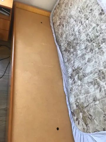 Cama de solteiro conjunto com 2 criados mudos