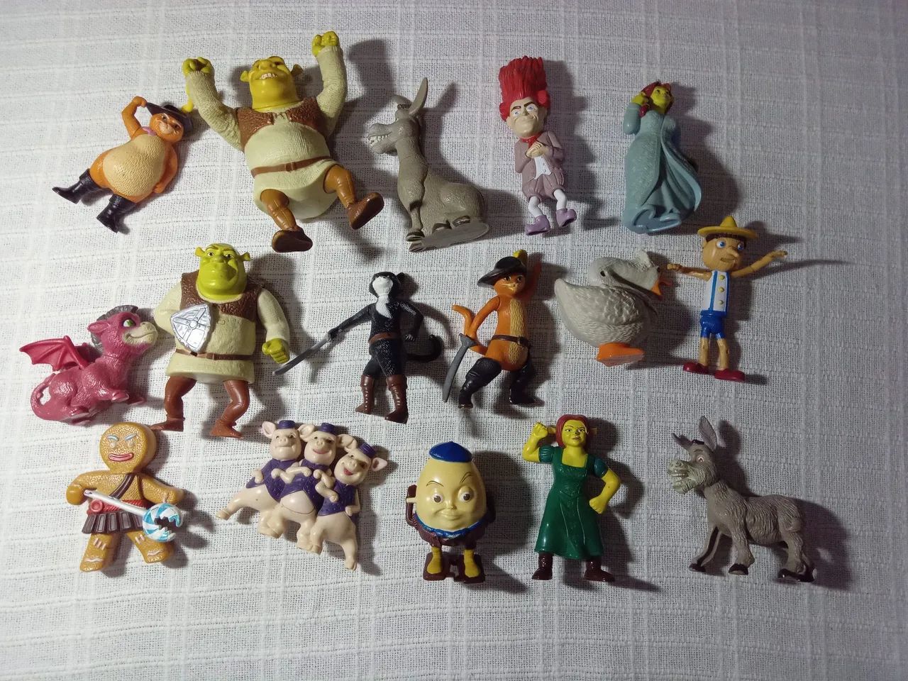 Coleção bonecos McDonald's Shrek - 16 bonecos