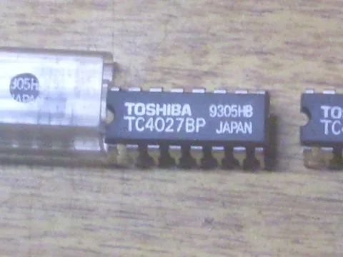 Circuito integrado CI 4027 Toshiba - Foto 3