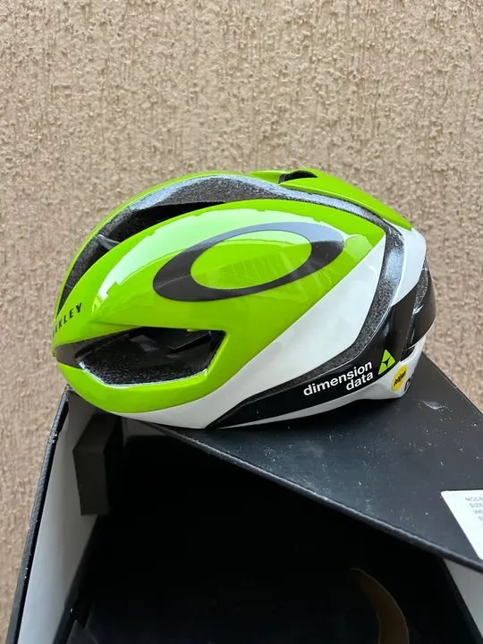 Capacete Oakley aro 5 série limitada - Foto 3
