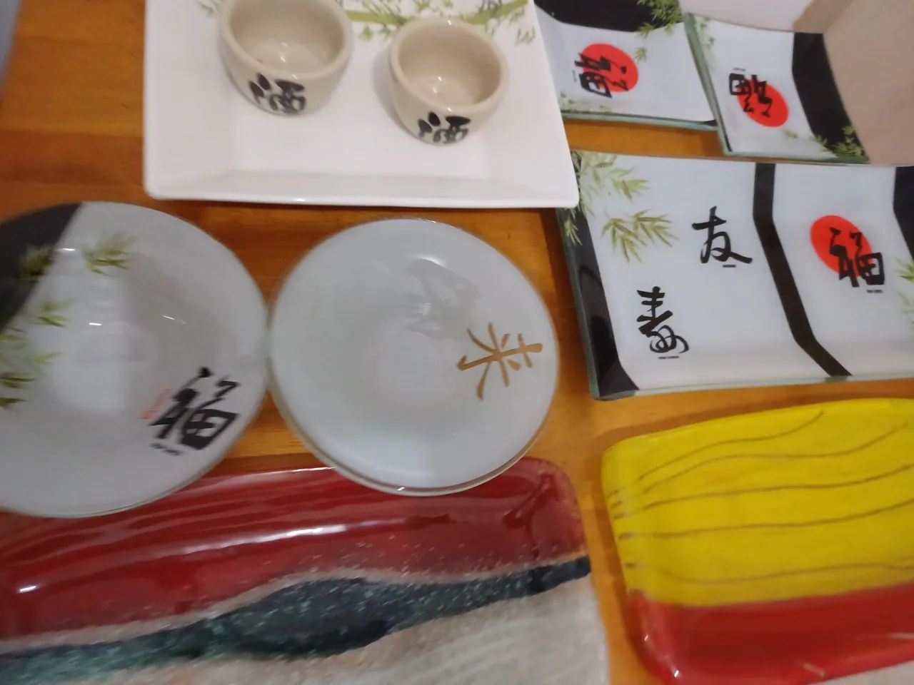 Kit de pratos de cerâmica para sushi e sake