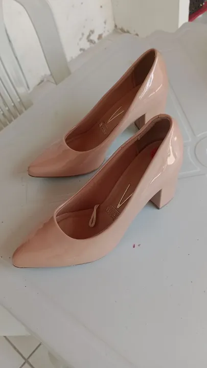 Sapatos de salto plataforma bege