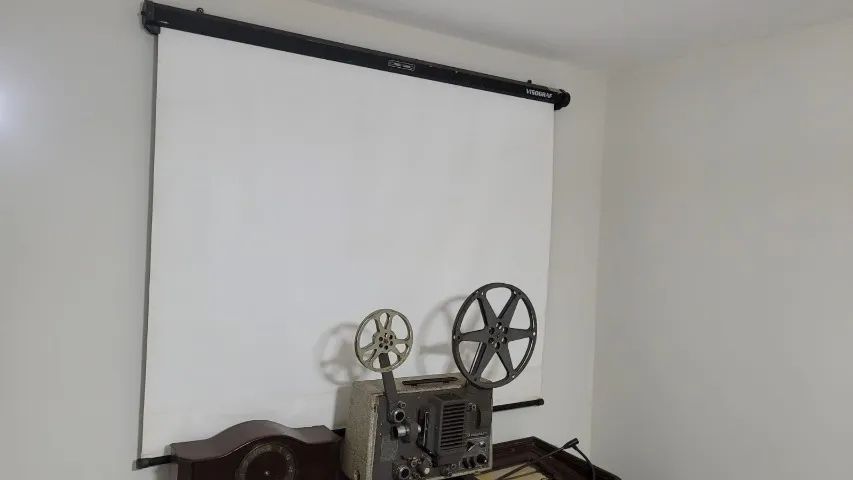PROJETOR ANTIGO DE EPOCA SUPER 8 - Foto 2