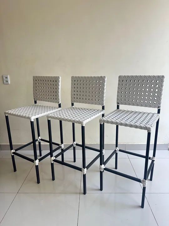 Banquetas em fibra e ferro - Foto 2