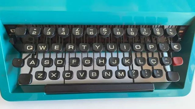 Máquina De Escrever Olivetti Studio 45