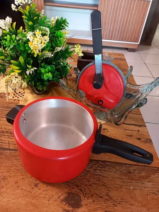 Panela de Pressão Vermelha 2.5lt - Foto 3
