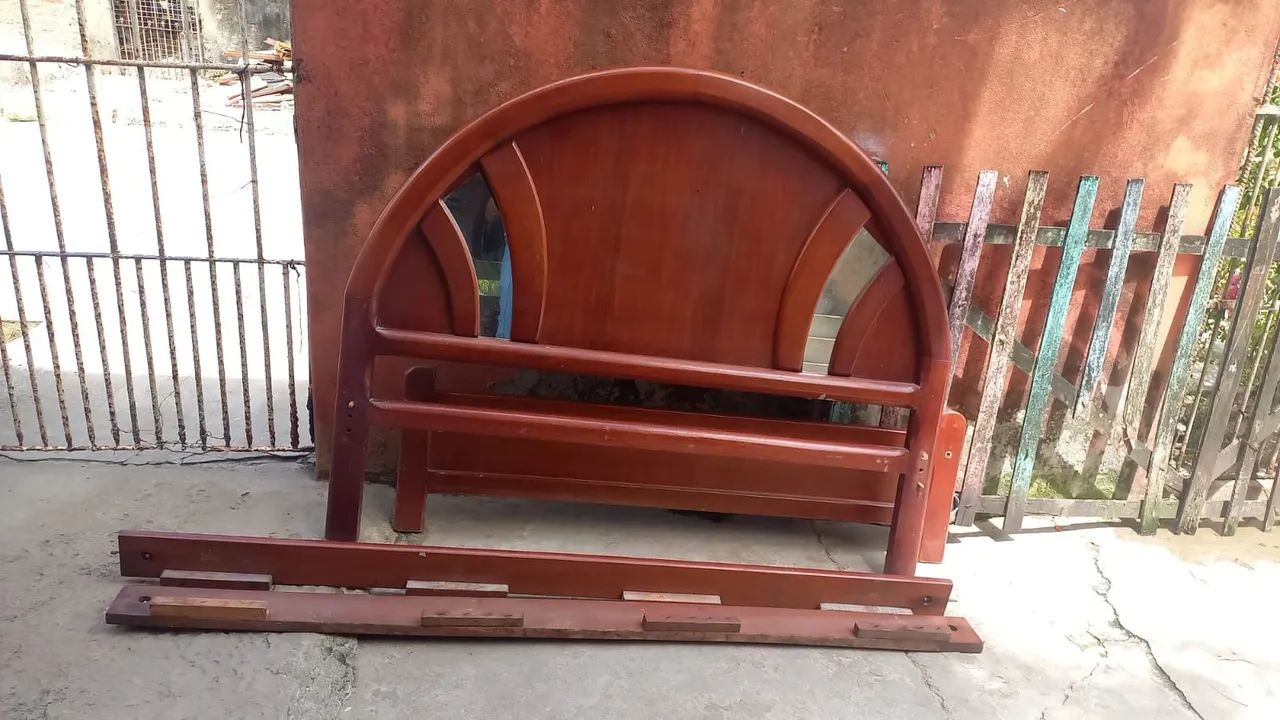 Cama casal  bom estado!