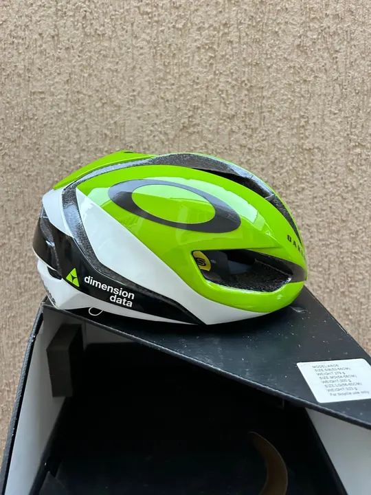 Capacete Oakley aro 5 série limitada - Foto 4