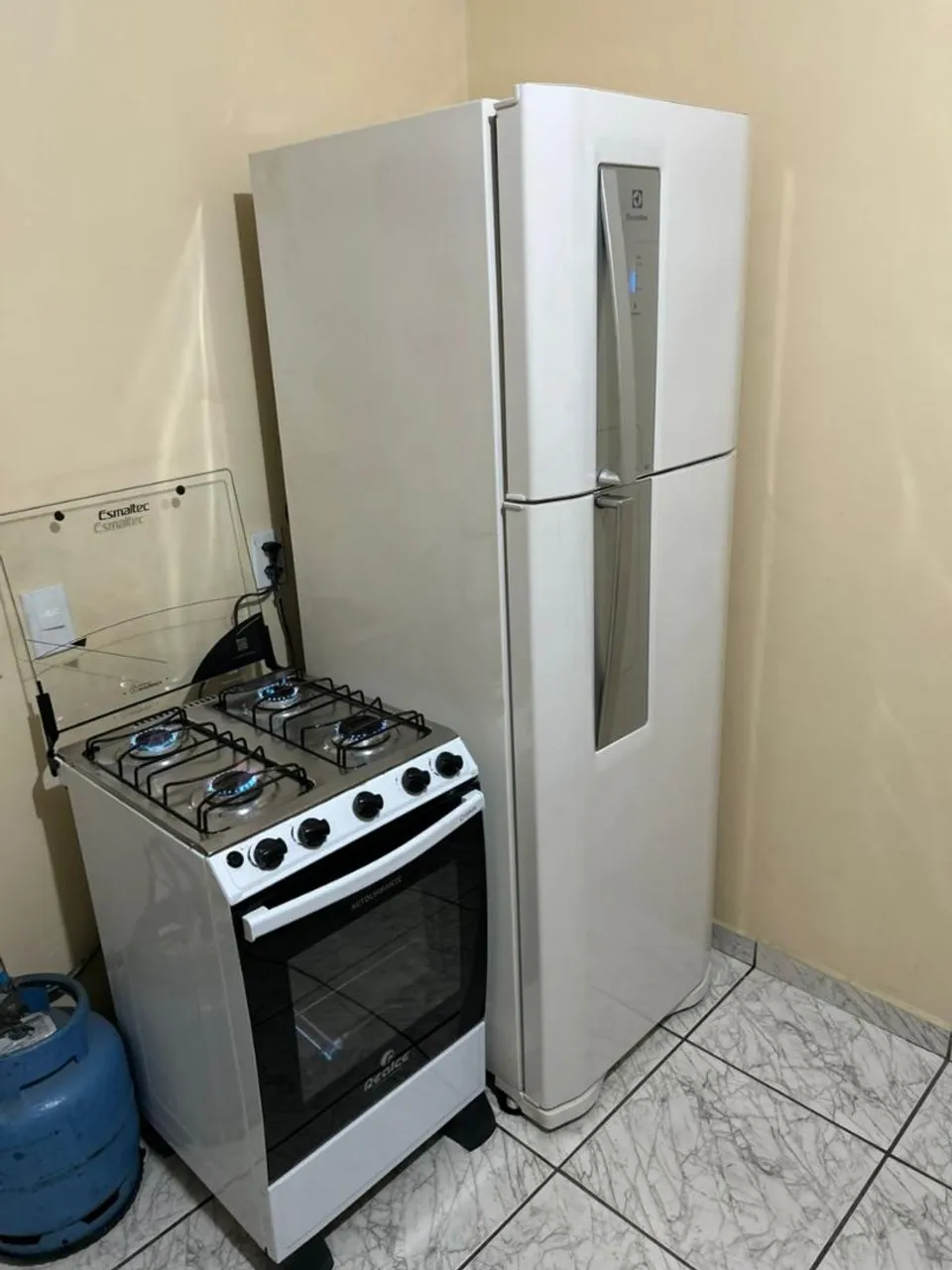 Geladeira Electrolux Frost Free e Fogão