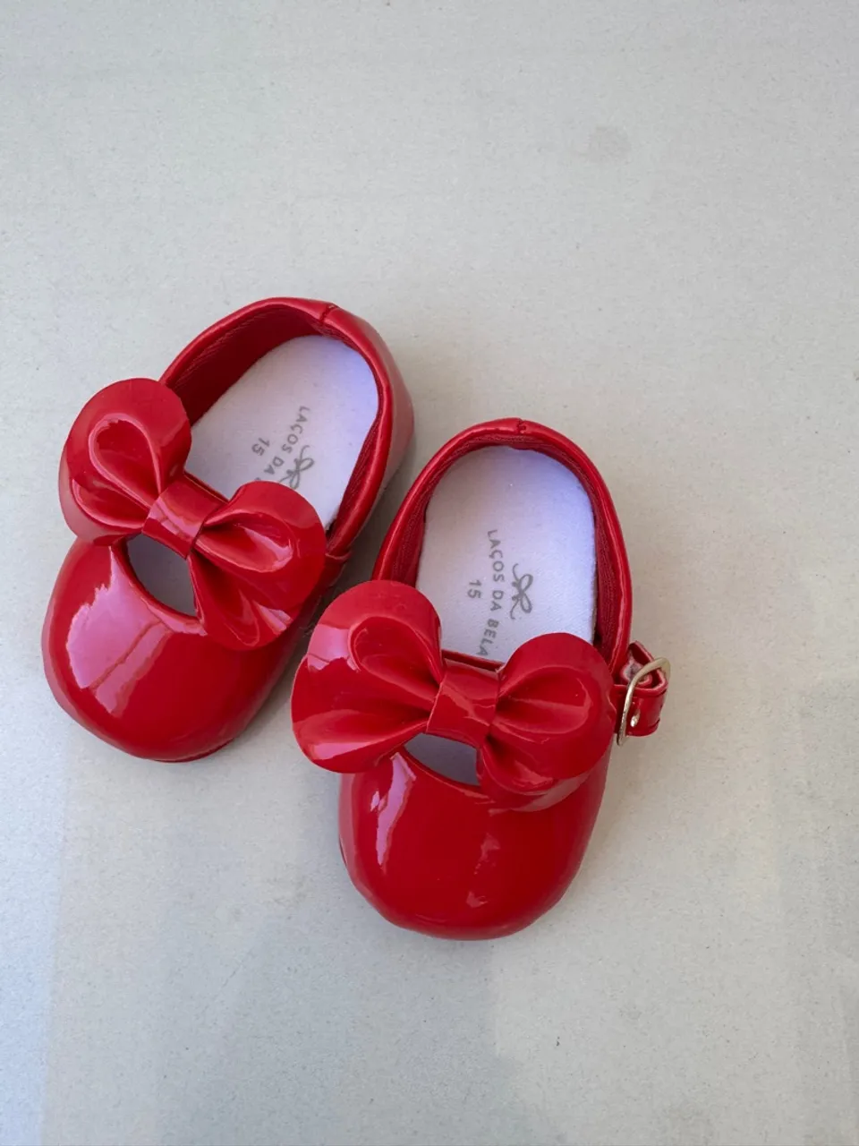 Sapatos de bebê ler a descrição
