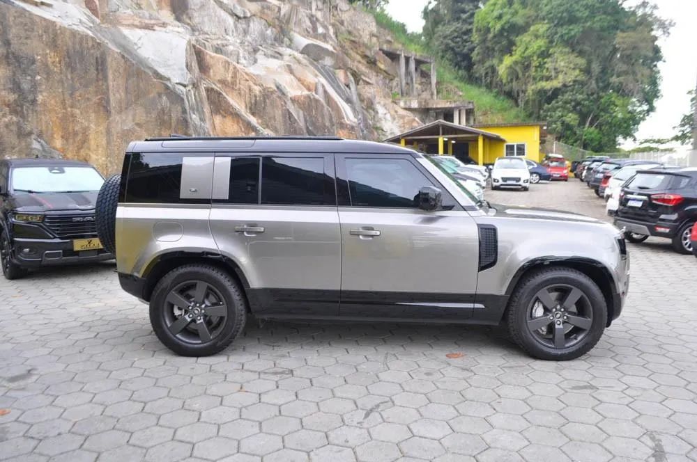 DEFENDER 110 HSE X-DYNAMIC 3.0 4X4 AT (7L) PRATA 2023/2024 - Foto 3