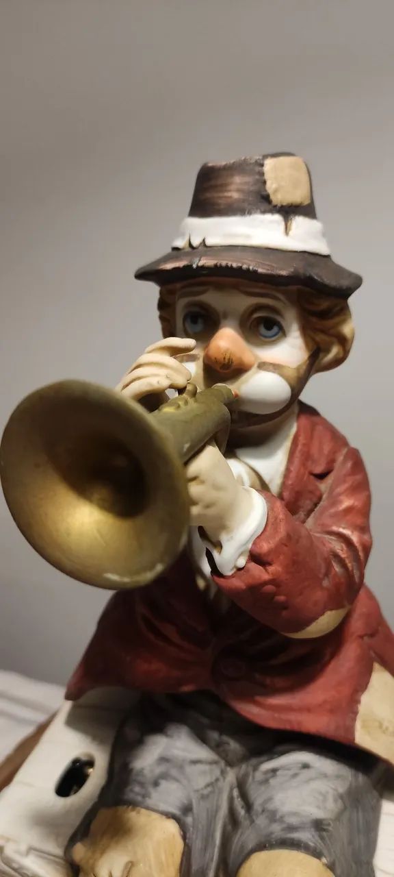 BONECO MUSICAL COM MOVIMENTO ( RELÍQUIA  JAPONESA ANOS 80)