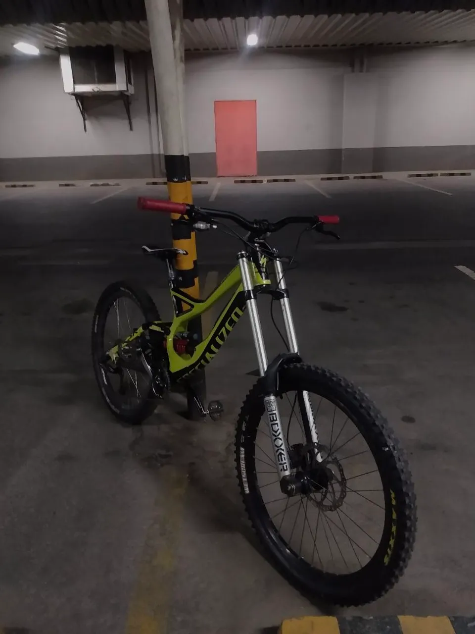 Vendo ou troco Specialized demo 8