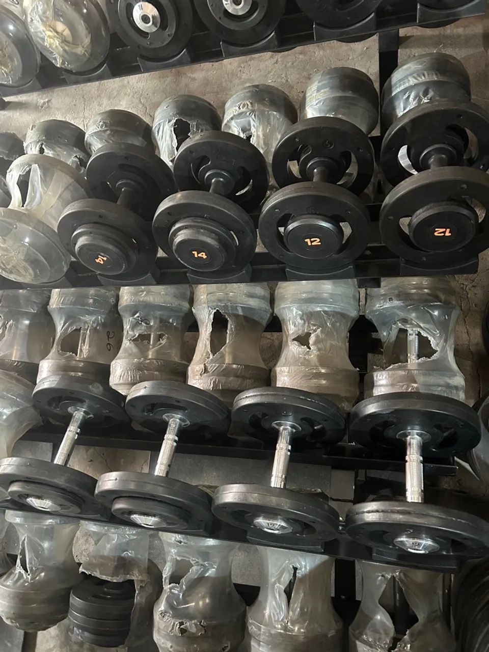 Anilhas, halteres, barras e kettlebells - Foto 5